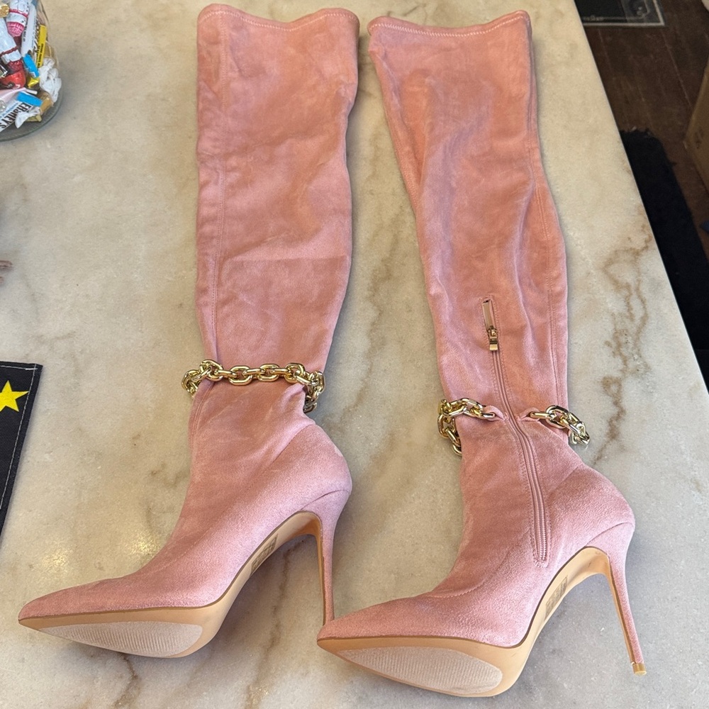 Fashion nova faux suede boots 9 - Picture 5 of 13